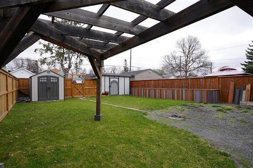 681 St John'S Ave, Winnipeg, MB 
