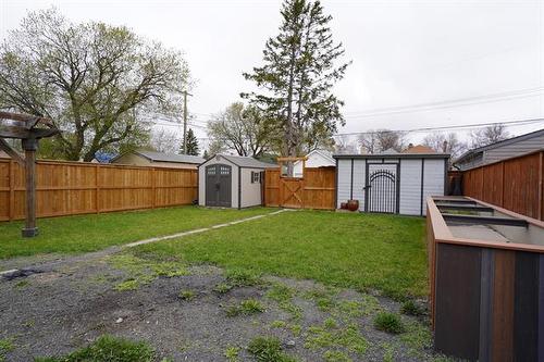 681 St John'S Ave, Winnipeg, MB 