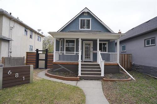 681 St John'S Ave, Winnipeg, MB 