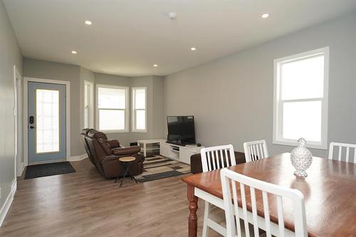 681 St John'S Ave, Winnipeg, MB 
