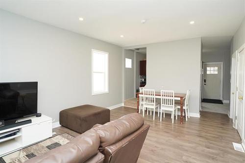 681 St John'S Ave, Winnipeg, MB 