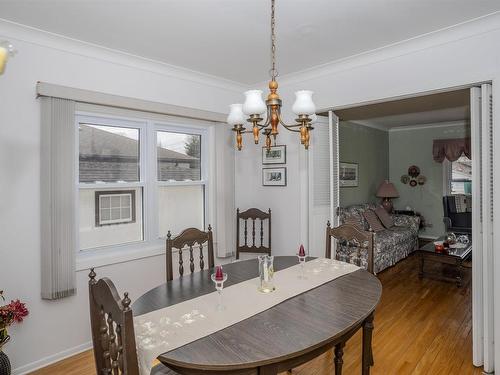 237 Windemere Avenue S, Thunder Bay, ON - Indoor Photo Showing Dining Room
