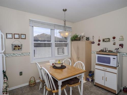 237 Windemere Avenue S, Thunder Bay, ON - Indoor Photo Showing Dining Room