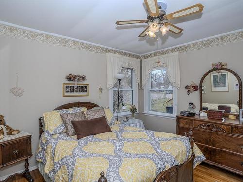 237 Windemere Avenue S, Thunder Bay, ON - Indoor Photo Showing Bedroom