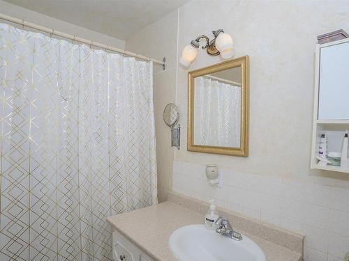 237 Windemere Avenue S, Thunder Bay, ON - Indoor Photo Showing Bathroom
