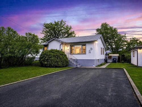 237 Windemere Avenue S  Thunder Bay, ON P7B 4M8