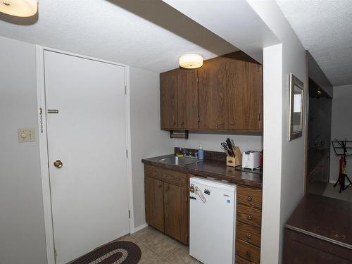 237 Windemere Avenue S, Thunder Bay, ON - Indoor Photo Showing Kitchen