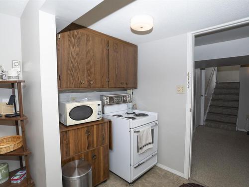 237 Windemere Avenue S, Thunder Bay, ON - Indoor Photo Showing Kitchen