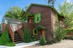 36 King George St SOUTHLake Cowichan, BC V0R 2G0