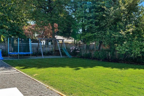 1068 Holmes St, Duncan, BC 