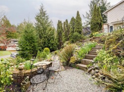 6781 Amwell Dr Central Saanich, BC V8M 1A1