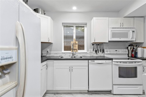 876 Springbok Rd, Campbell River, BC 