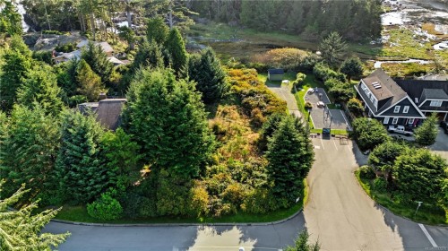 912 Barkley Pl, Ucluelet, BC 