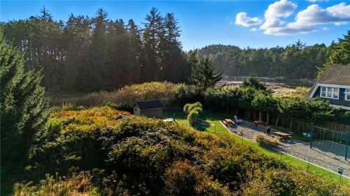 912 Barkley Pl, Ucluelet, BC 