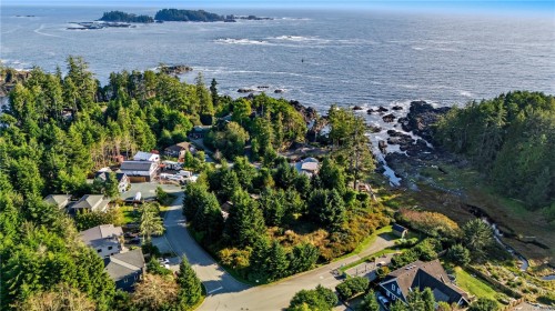 912 Barkley Pl, Ucluelet, BC 