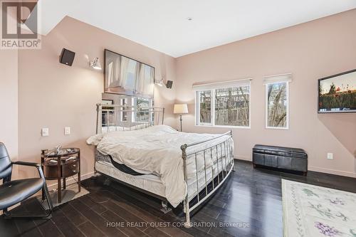 186 Wyndham Street, Mississauga, ON - Indoor Photo Showing Bedroom