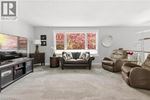 25 Greenock Drive, Kitchener, ON - Indoor Photo Showing Living Room