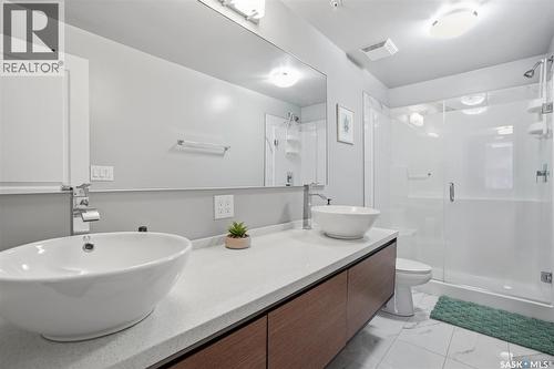 102 225 Maningas Bend, Saskatoon, SK - Indoor Photo Showing Bathroom