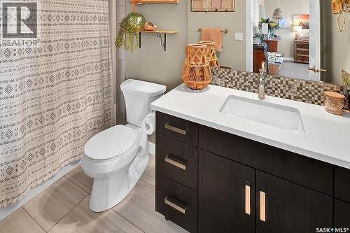 524 Maple Crescent, Warman, SK - Indoor Photo Showing Bathroom