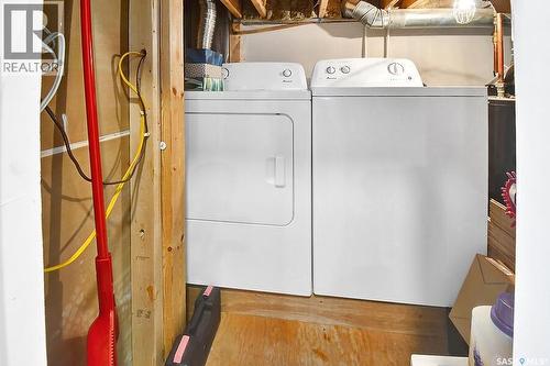 524 Maple Crescent, Warman, SK - Indoor Photo Showing Laundry Room