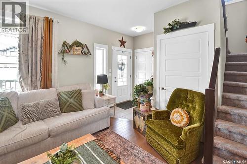 524 Maple Crescent, Warman, SK - Indoor Photo Showing Living Room