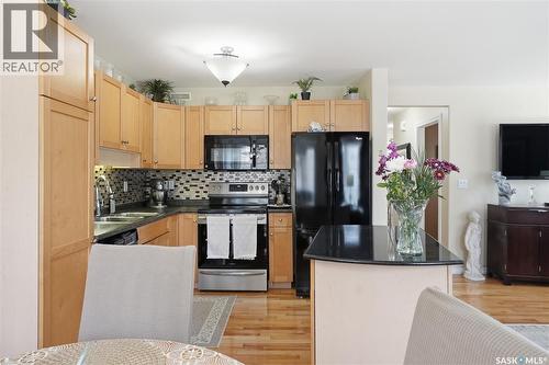 1 118 Pawlychenko Lane, Saskatoon, SK - Indoor Photo Showing Kitchen With Double Sink