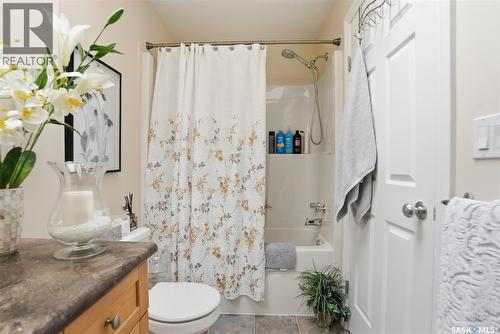 1 118 Pawlychenko Lane, Saskatoon, SK - Indoor Photo Showing Bathroom