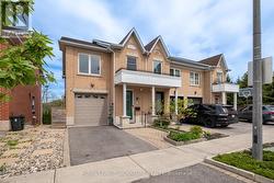 98 DALLIMORE CIRCLE Toronto, ON M3C 4C5