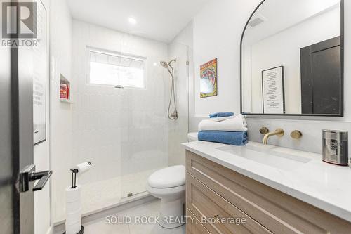 Main Floor Bathroom - 20 Norway Spruce Street, Ottawa, ON - Indoor Photo Showing Bathroom