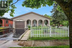 7812 BADGER Road Niagara Falls, ON L2H 2J5