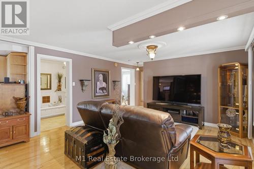 2 Joanne Crescent, Minto, ON - Indoor Photo Showing Living Room