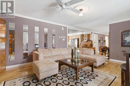 2 Joanne Crescent, Minto, ON - Indoor Photo Showing Living Room