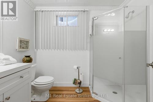 2 Joanne Crescent, Minto, ON - Indoor Photo Showing Bathroom