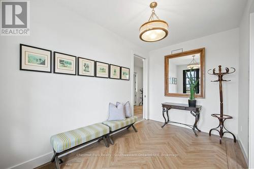 Spacious foyer - 27 Vardon Drive, Guelph (Dovercliffe Park/Old University), ON - Indoor Photo Showing Other Room