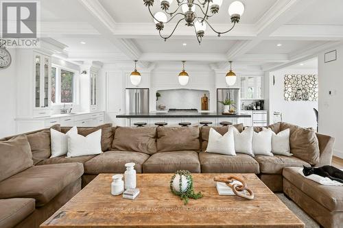 27 Vardon Drive, Guelph (Dovercliffe Park/Old University), ON - Indoor Photo Showing Living Room