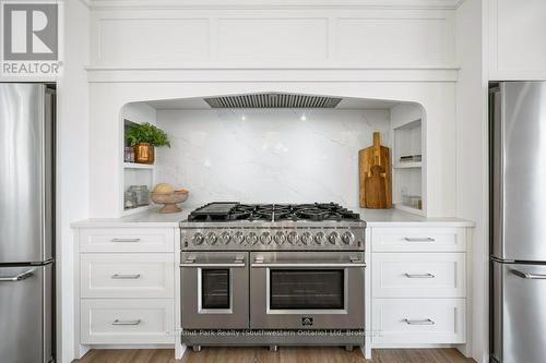 27 Vardon Drive, Guelph (Dovercliffe Park/Old University), ON - Indoor Photo Showing Kitchen With Upgraded Kitchen