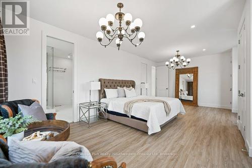 27 Vardon Drive, Guelph (Dovercliffe Park/Old University), ON - Indoor Photo Showing Bedroom