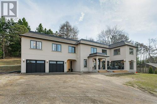 Detached 2-car garage with a rare lower-level room - 27 Vardon Drive, Guelph (Dovercliffe Park/Old University), ON - Outdoor