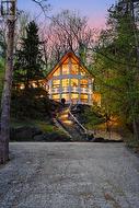 10 PINE HILL Oro-Medonte, ON L4M 4Y8