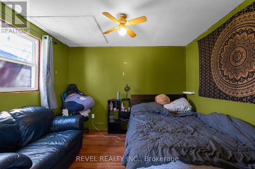 2940 Old Second Road S, Springwater, ON - Indoor Photo Showing Bedroom