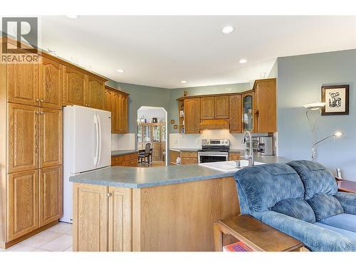 3520 Fitzgerald Road, Kelowna, BC - Indoor Photo Showing Kitchen