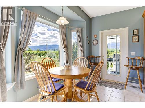 3520 Fitzgerald Road, Kelowna, BC - Indoor Photo Showing Dining Room
