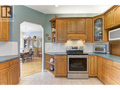 3520 Fitzgerald Road, Kelowna, BC - Indoor Photo Showing Kitchen