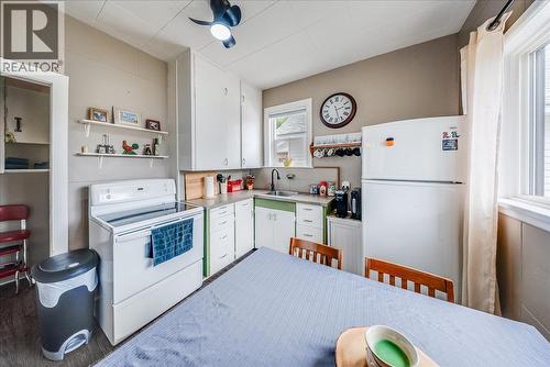 490 Austad Lane, Trail, BC - Indoor Photo Showing Kitchen