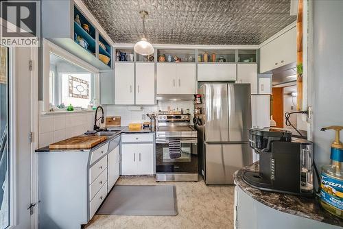 490 Austad Lane, Trail, BC - Indoor Photo Showing Kitchen