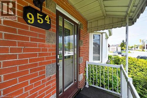 954 Queensdale Avenue E, Hamilton, ON - Outdoor With Exterior