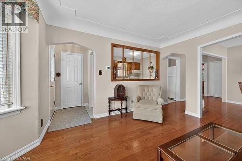 954 Queensdale Avenue E, Hamilton, ON - Indoor