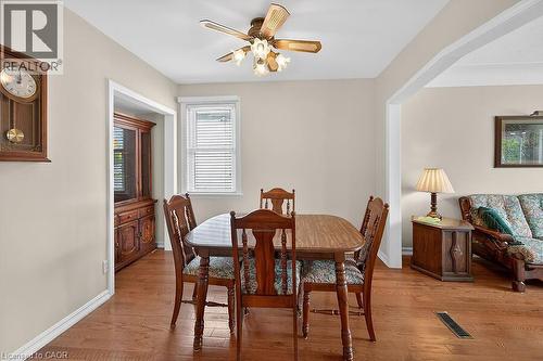 954 Queensdale Avenue E, Hamilton, ON - Indoor Photo Showing Dining Room