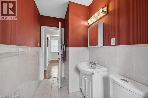 954 Queensdale Avenue E, Hamilton, ON - Indoor