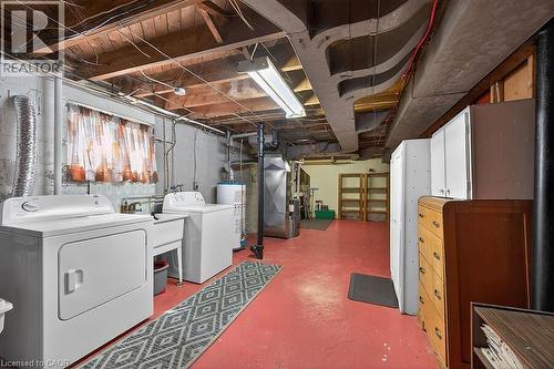 954 Queensdale Avenue E, Hamilton, ON - Indoor Photo Showing Laundry Room
